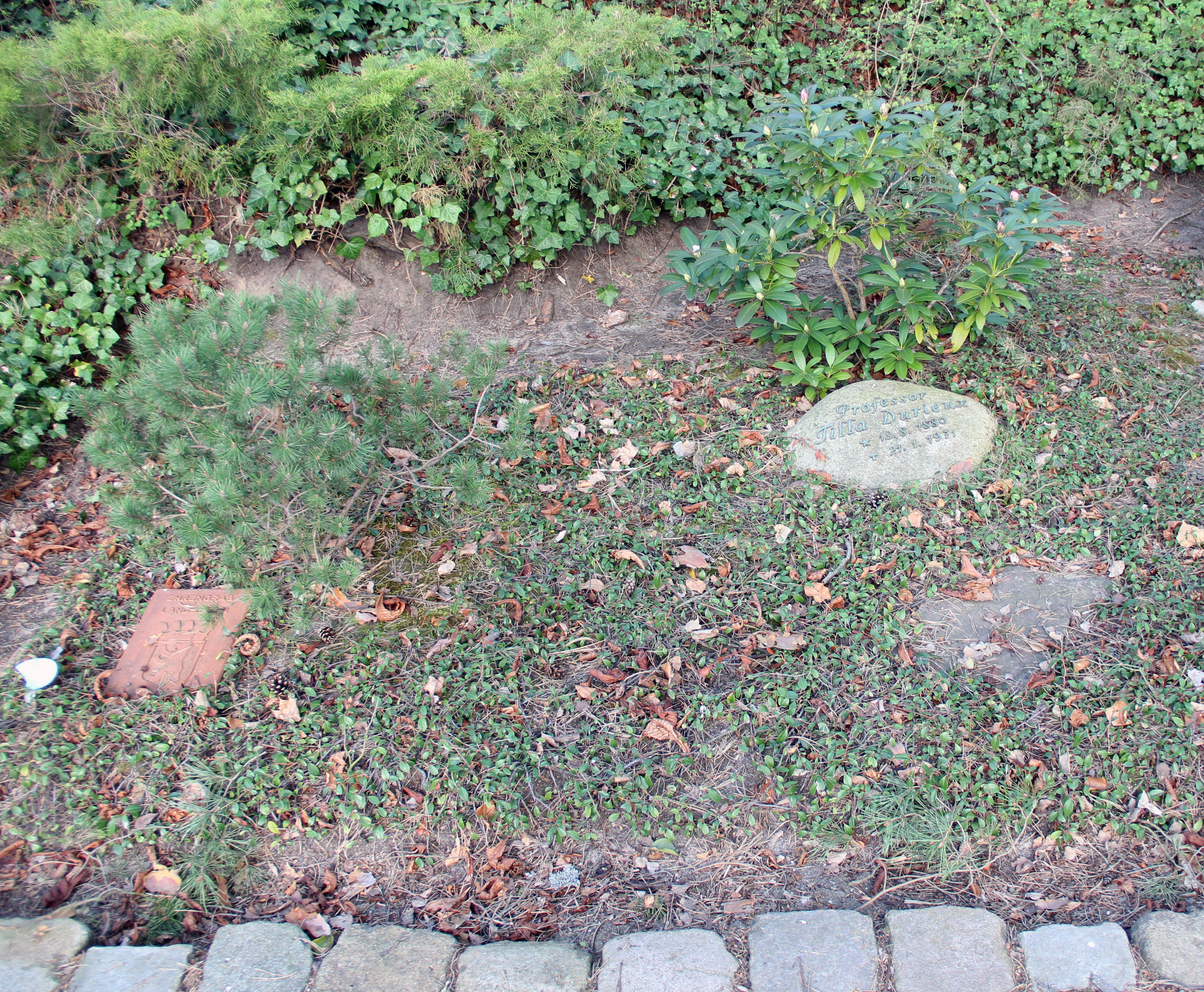 Ehrengrab von Tilla Durieux auf dem Friedhof Heerstraße